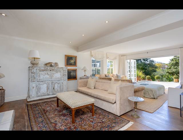 4 BEDROOM FREEHOLD TO LET IN CONSTANTIA